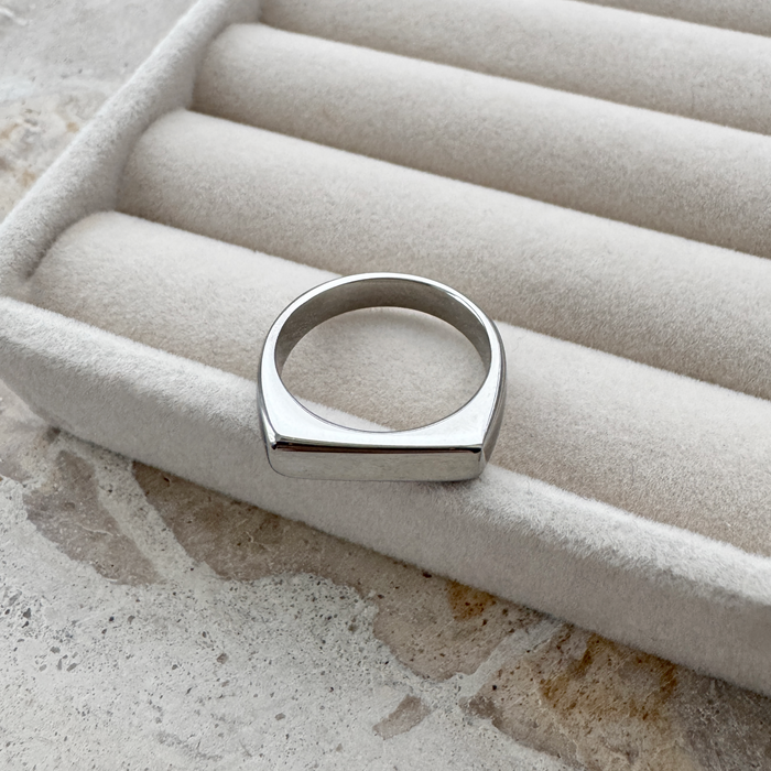 SCARLETT ring