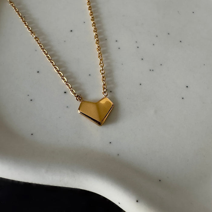 AMOUR necklace