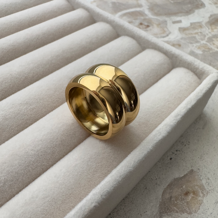 VICTORIA ring