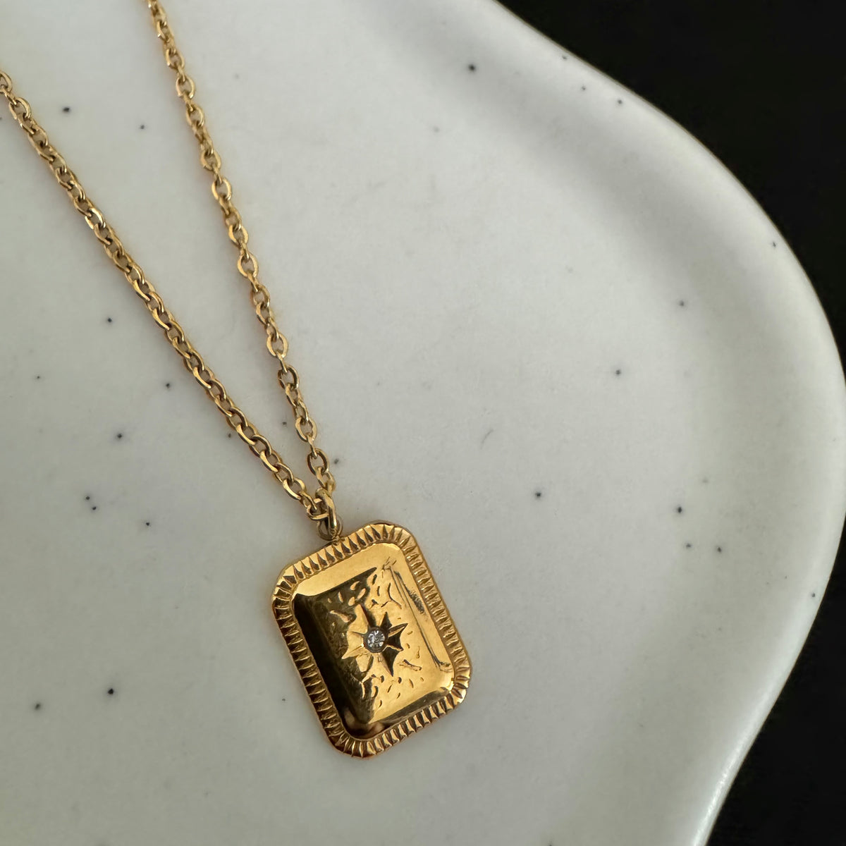 BEVERLI necklace