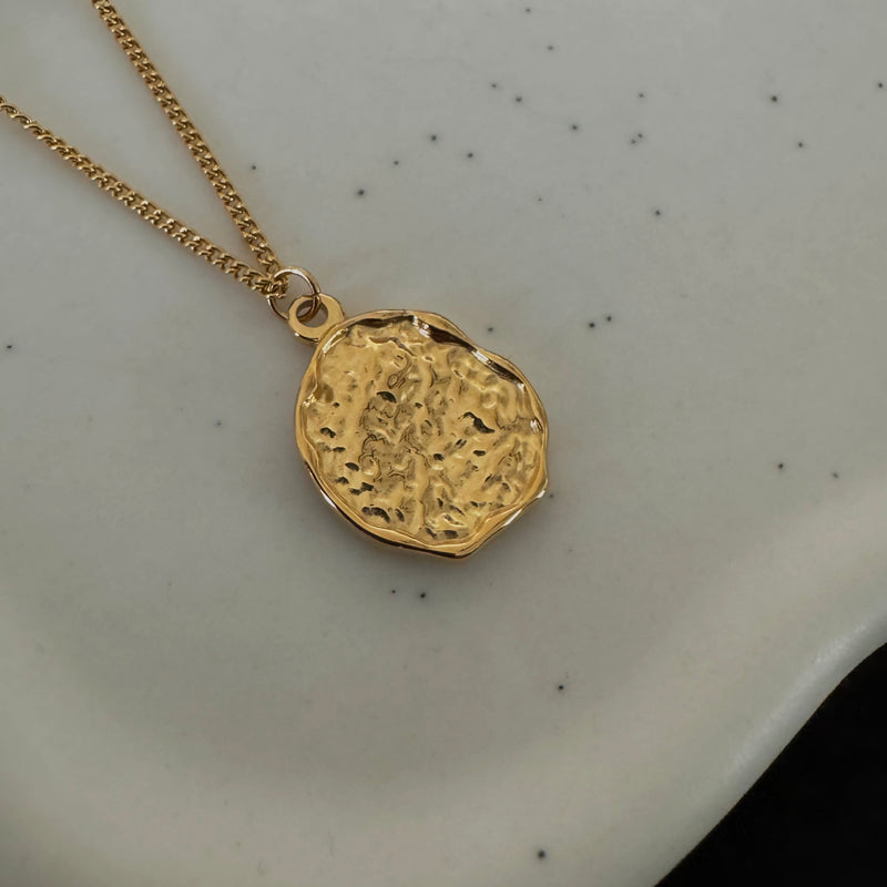 CLICHE necklace